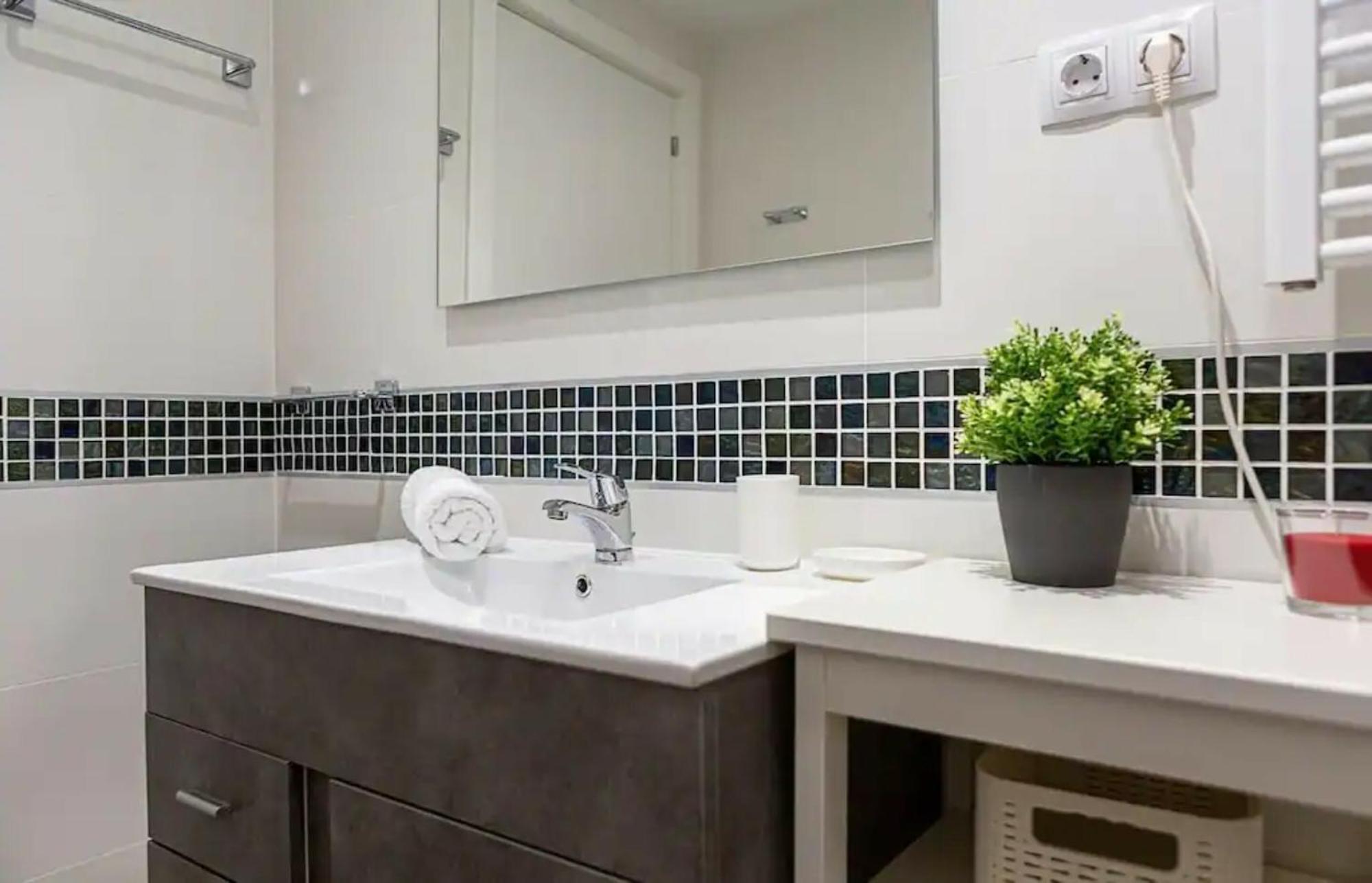 2Bedroom Duplex In Hortaleza Near Metro Madrid Ngoại thất bức ảnh